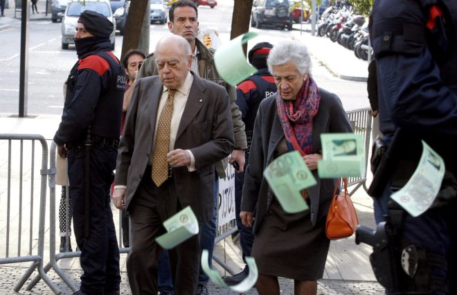 Jordi Pujol y Marta Ferrusola, a su llegada a los juzgados de la...