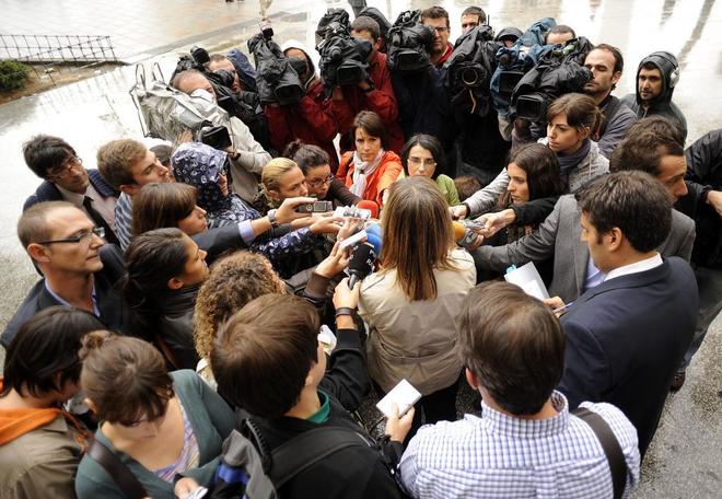 Declaración de la directora y el jefe de estudios de un colegio de...
