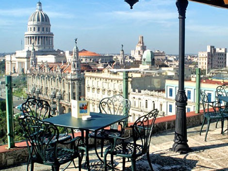 Vista desde la terraza del hotel Parque Central en La Habana.