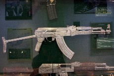 Saul Ruiz- AK 47 de plata encontrado en Zapopan (Jalisco)