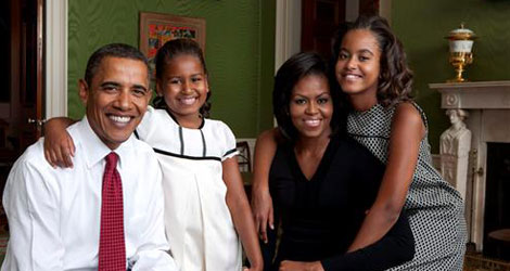 La familia presidencial posa en la Casa Blanca. | Efe