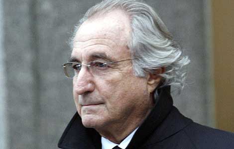 Bernard Madoff abandona la Corte Federal, en Nueva York. | Ap