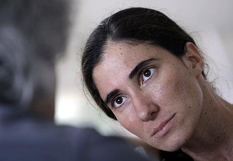 La bloguera cubana, durante la entrevista concedida a Reuters. | Reuters