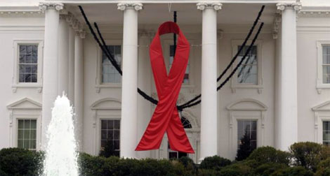La Casa Blanca también se solidariza con las víctimas por el SIDA. | Efe