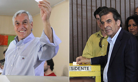 Sebastin Piera (izqda.) y Eduardo Frei (dcha.), tras votar. | Ap
