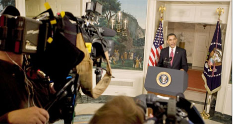 Obama habla con los banqueros en la Casa Blanca.| Reuters