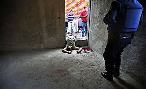 Uno de los crímenes del cártel en Michoacán. | Reuters