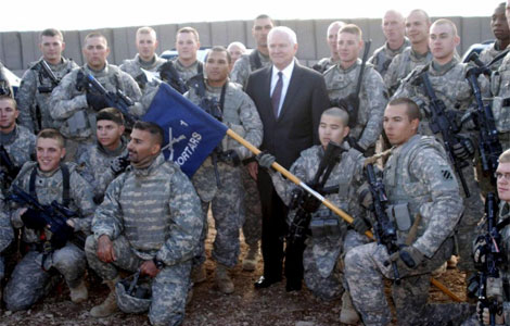 Foto de archivo de visita del secretario de Estado de Defensa Robert Gates en Irak. | Efe