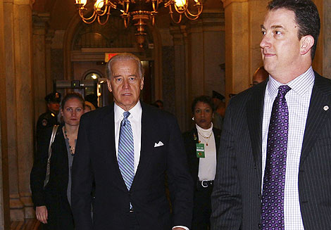 El vicepresidente Joe Biden llega al Senado para participar en la histrica votacin. | Afp