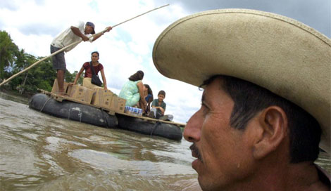 Inmigrantes guatemaltecos intentan llegar a Mxico para entrar en EEUU. | Archivo