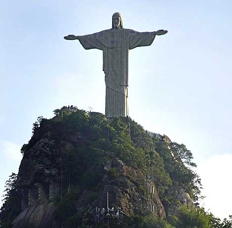 El Cristo Redentor, 'preside' la ciudad de Rio de Janeiro. | Afp