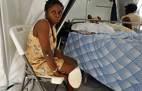 Una joven amputada en un hospital de Puerto Prncipe. | Reuters