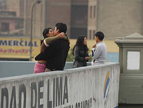 Parejas en las calles de Lima. | Diario la Repblica