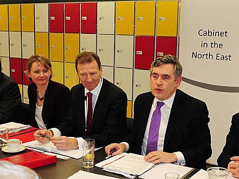 El primer ministro britnico, Gordon Brown, durante una reunin de gabinete | Efe