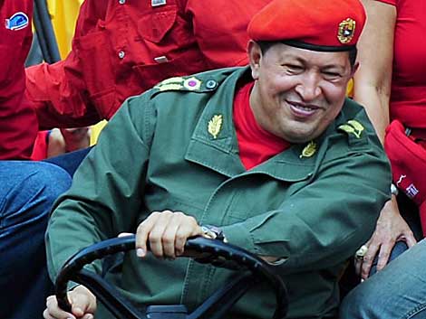 El presidente venezolano, Hugo Chavez, durante una concentracin en Caracas. | Afp