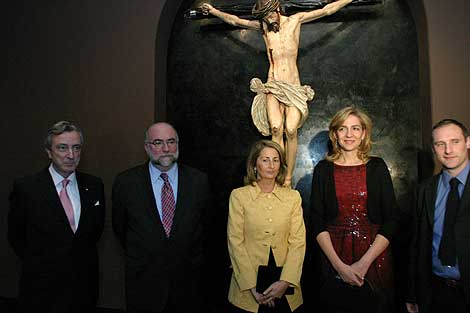 La Infanta Cristina (2d), acompaada del embajador espaol (i). | Efe