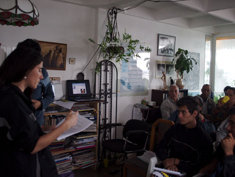 Yoani Snchez impartiendo un curso de blogs. | Romina Ruiz.
