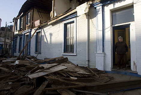 Varias casas de Valparaíso destrozadas. | Efe