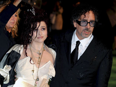 La actriz britnica Helena Bonham carter y su esposo el director Tim Burton. |ELMUNDO