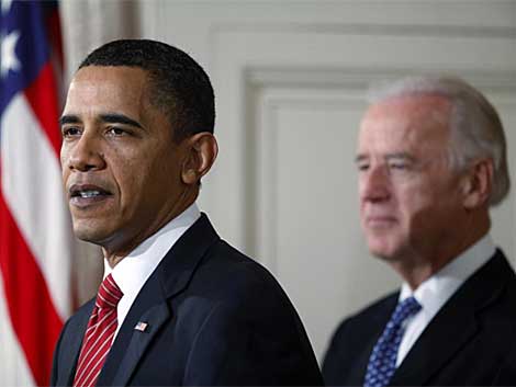Obama y el vicepresidente, Joe Biden, en la Casa Blanca. | Reuters
