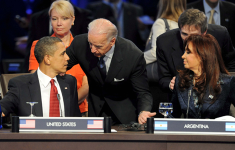 Barack Obama y Cristina Fernández, en el plenario de la Cumbre de Seguridad Nuclear. | EFE