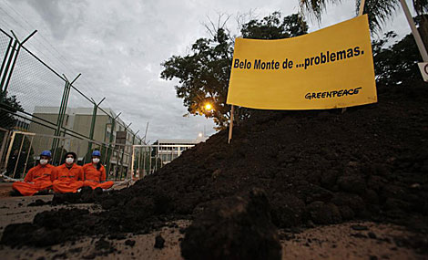 Protesta de Greenpeace en la agencia de energa brasilea. | Reuters