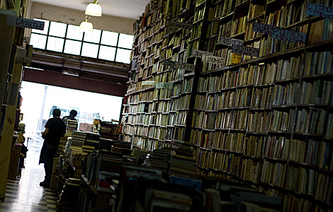 La libreras de viejo luchan por la superviviencia de la lectura en papel. | Sal Ruiz