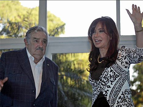 Los presidentes de Argentina y Uruguay durante su reunión de este miércoles en Olivos. | AP