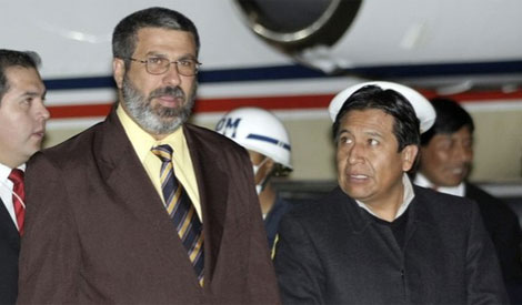El ex vicepresidente Sierra Cruz (izq.) en una visita a Bolivia en julio del ao pasado. | Reuters