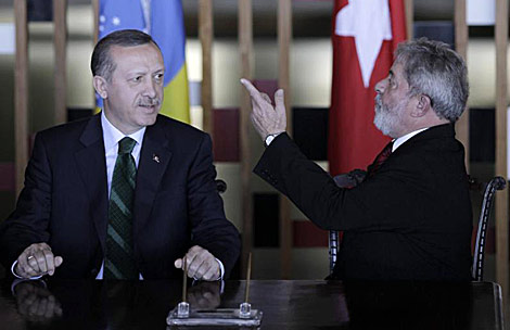 Recep Tayyip Erdogan y Lula da Silva, este jueves en Brasilia. | Reuters