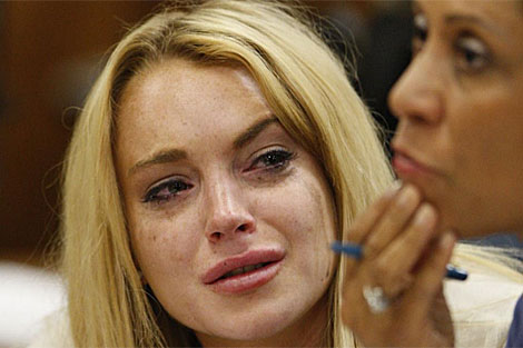Lindsay Lohan llora al enterarse de la sentencia. | AP