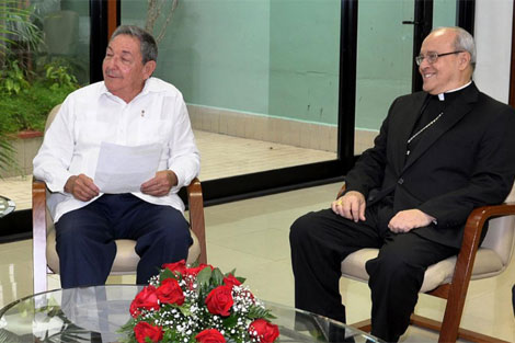 Ral Castro y el cardenal Ortega ayer mircoles en La Habana. | AFP