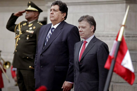 El presidente peruano Alan Garca y el presidente electo colombiano, Juan Manuel Santos.| AFP