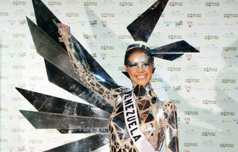 Miss Venezuela con un vestido futurista. I Reuters