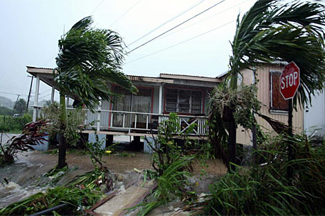 Efectos del huracn a su paso por Puerto Rico. | Ap