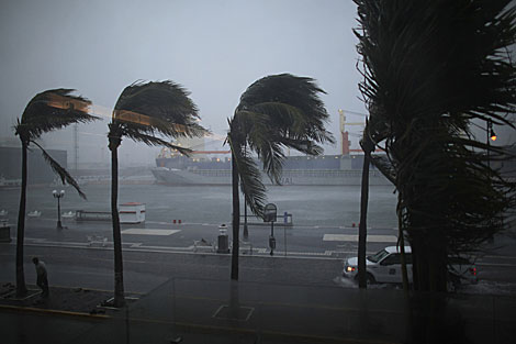 El paso del huracn 'Karl' por Veracurz. | Reuters