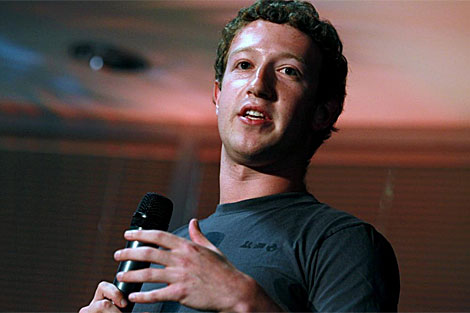 El fundador y presidente de Facebook, en rueda de prensa en la sede de la compaa.