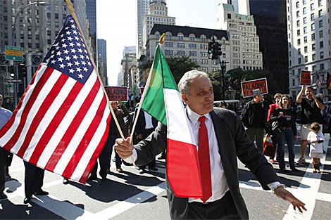 El candidato Carl Paladino en calles de Nueva York en Columbus Day, | Reuters