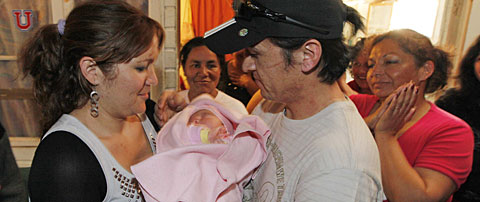 Ticona, con su beb Esperanza. | Reuters
