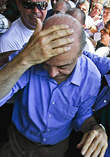 Serra, tras el golpe. | AFP