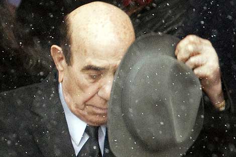 Nicolo Rizzuto, a la salida del funeral de su nieto, el pasado enero. | Reuters