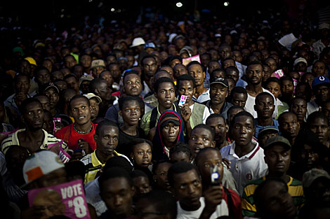 Miles de haitianos en el mitin de un candidatado presidencial. | AP