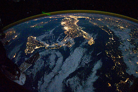 Lo más bello que hemos visto desde el espacio es nuestro planeta' | Estados Unidos | elmundo.es
