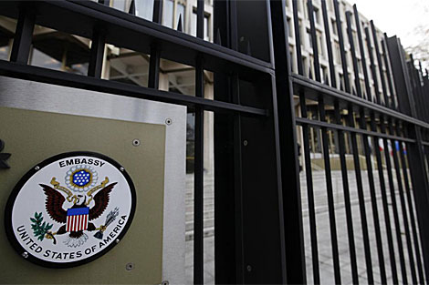Exterior de la embajada de EEUU en Londres. | Reuters