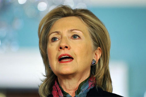 Hillary Clinton durante su comparencia ante los medios. | AFP