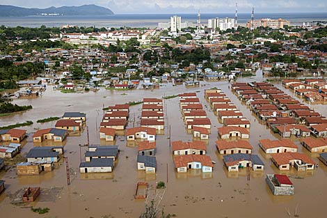 Viviendas bajo el agua en Higuerote. | Reuters