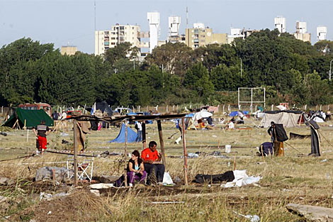 Asentamiento ilegal en el parque Indoamericano de Buenos Aires. | Efe