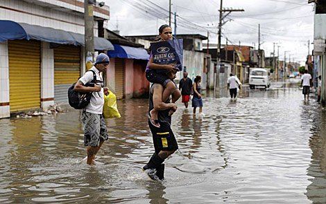 Una calle inundada en el barrio paulista de Vila Itaim. | AP