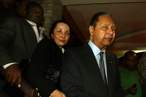 El ex presidente 'Baby Doc' Duvalier a su llegada a su hotel de Puerto Prncipe. | AFP