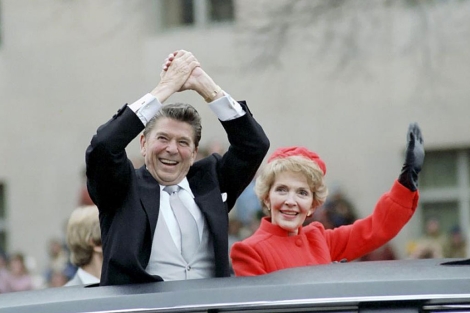 El matrimonio Reagan en el desfile de toma de posesin del 20 de enero de 1981. | Efe